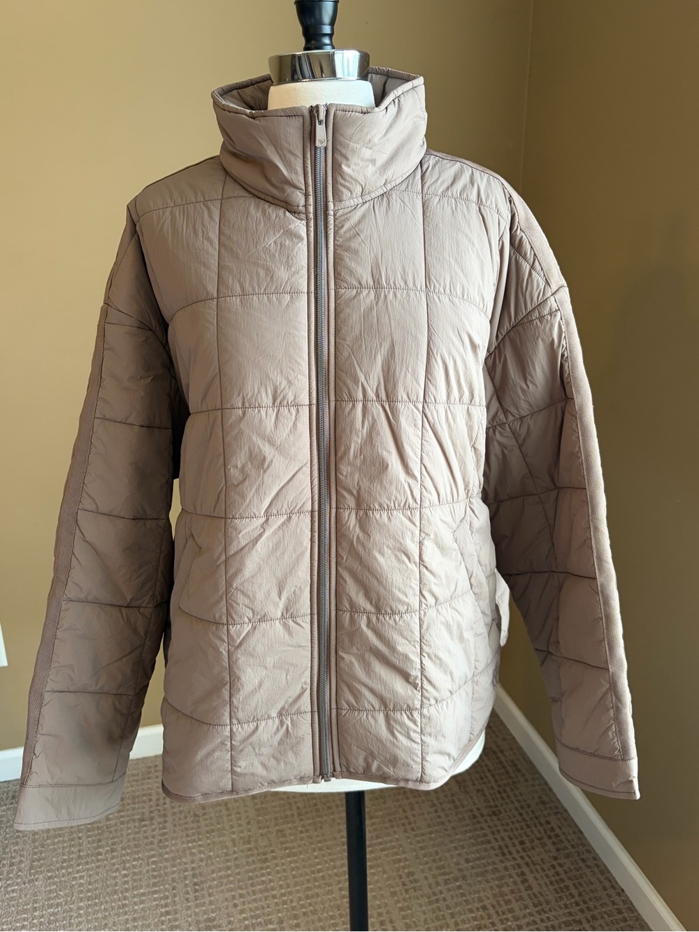 Roxy Neutral Quilted Puffer Jacket Taupe XLarge Gorpcore Outdoors Granola NWOT
